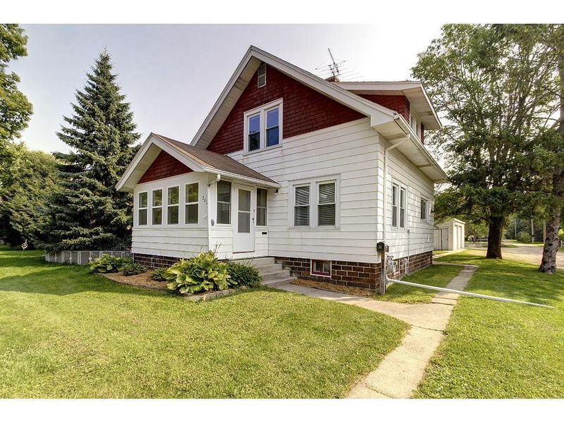 207 4th St SE, Montgomery, MN 56069