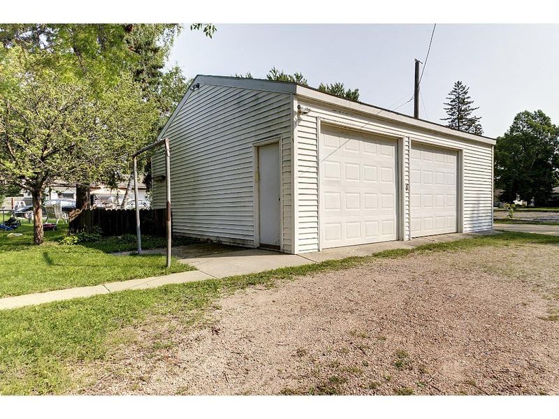 207 4th St SE, Montgomery, MN 56069