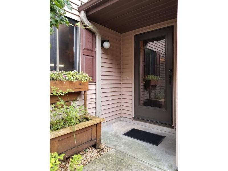 95 South Dr #C, Circle Pines, MN 55014
