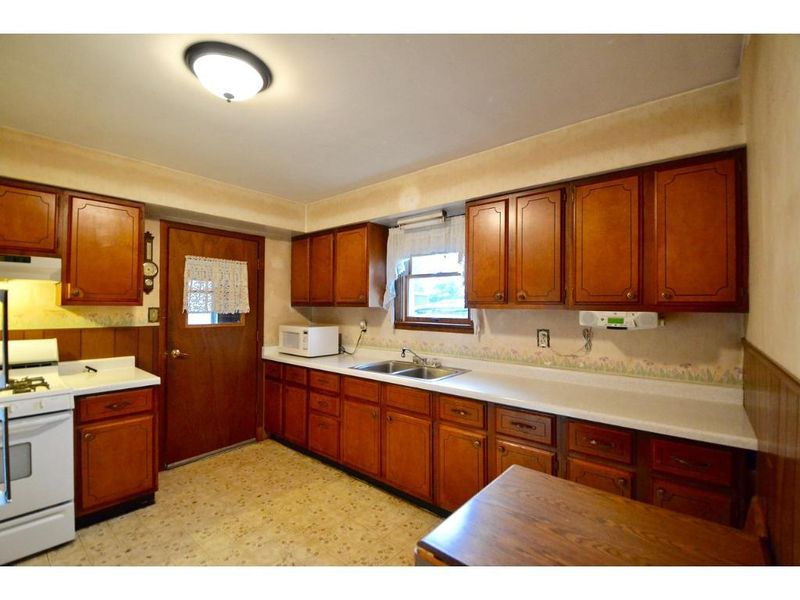 511 Park Ave, Goodhue, MN 55027