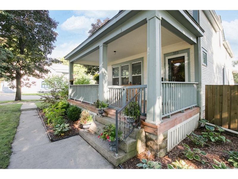 393 Sidney St E, Saint Paul, MN 55107