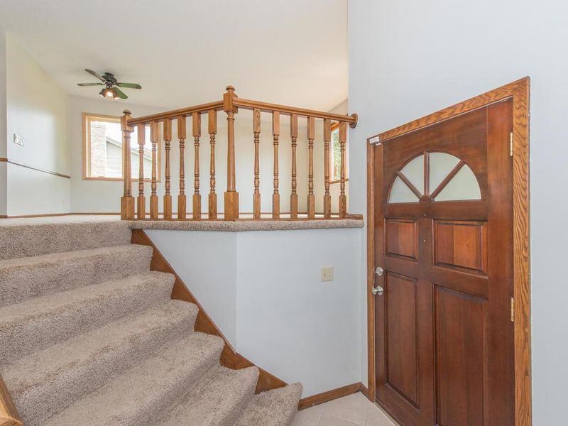 1008 Gramsey Pl, Burnsville, MN 55306