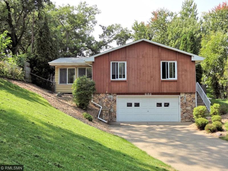 633 Pedersen Cir, Saint Paul, MN 55119