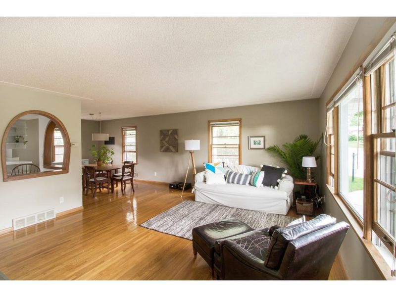 2651 Parkview Blvd, Robbinsdale, MN 55422