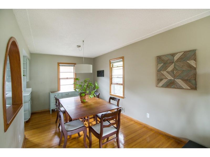 2651 Parkview Blvd, Robbinsdale, MN 55422