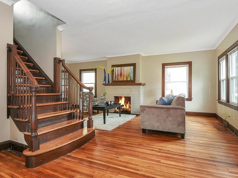 2636 Thomas Ave N, Minneapolis, MN 55411
