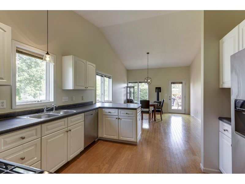 5197 Lexington Ct SE, Prior Lake, MN 55372