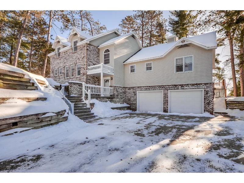 102 NE 14th St, Grand Rapids, MN 55744