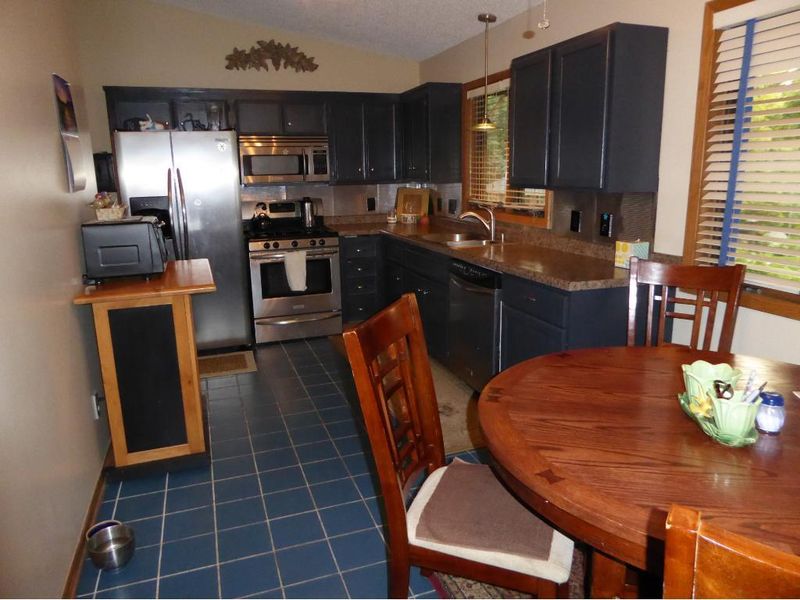 4150 Quaker Trl NE, Prior Lake, MN 55372