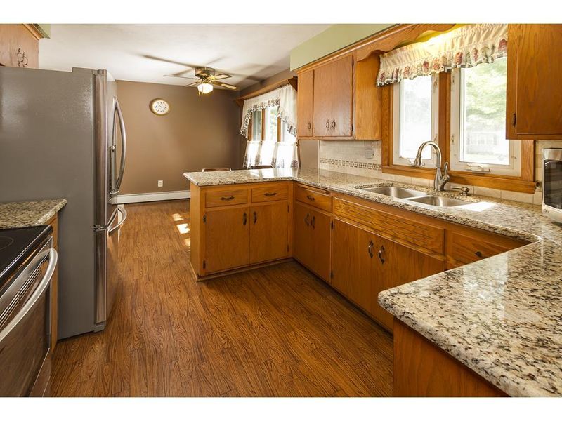 1236 Prairie St, Chaska, MN 55318