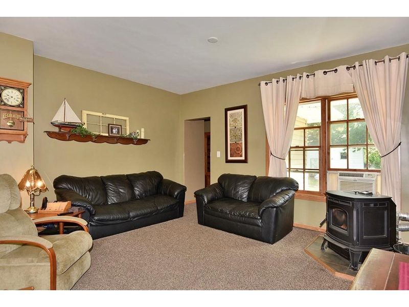 8113 SW 158th St, Ellendale, MN 56026