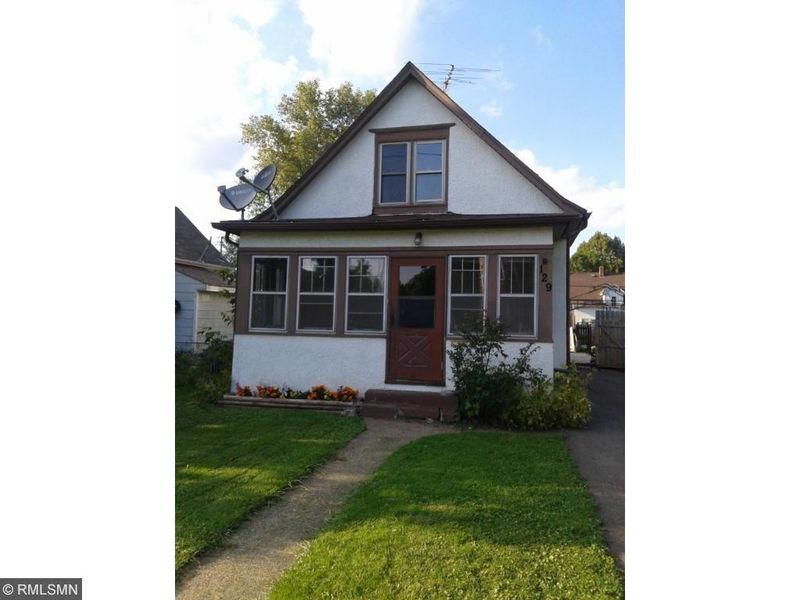 129 E Haskell St, West Saint Paul, MN 55118
