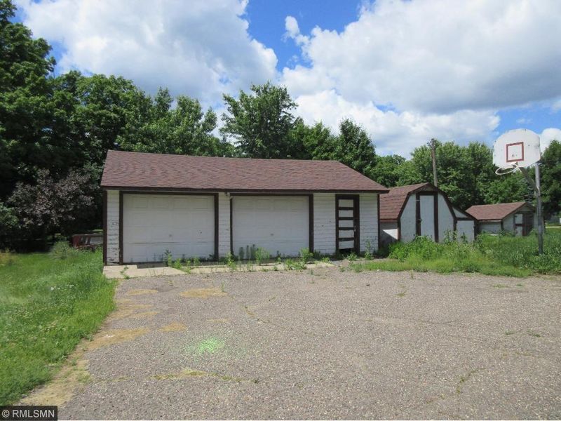 316 N Main St, Upsala, MN 56384