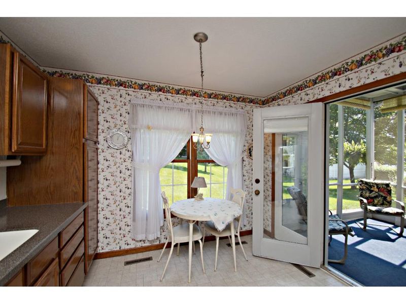 11075 Oregon Curve, Bloomington, MN 55438