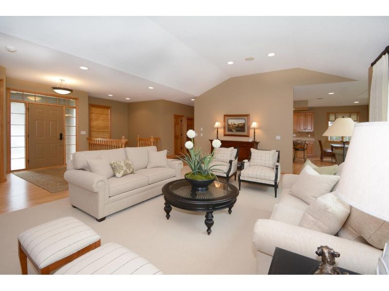 846 Amble Rd, Shoreview, MN 55126