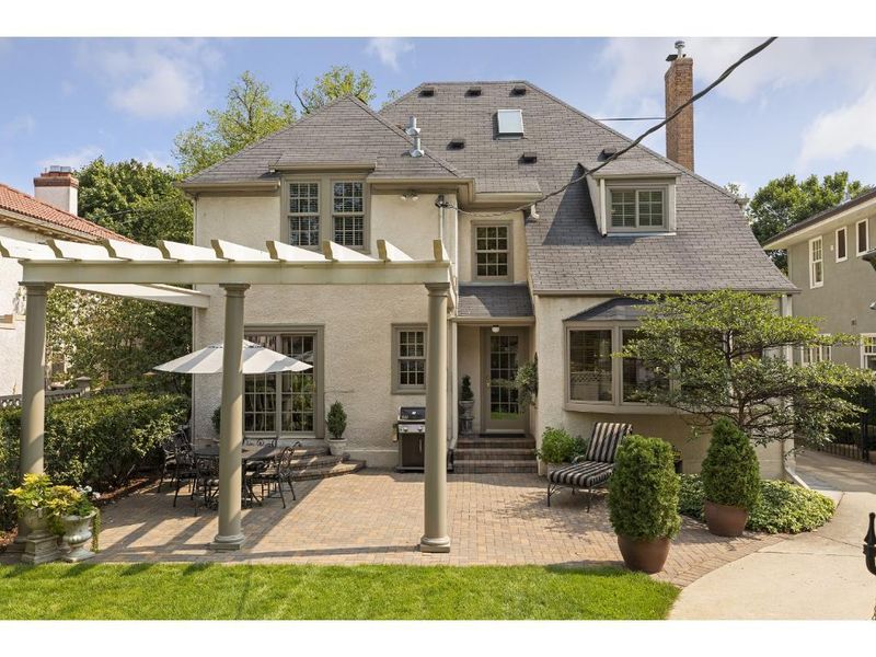 4518 Casco Ave, Edina, MN 55424