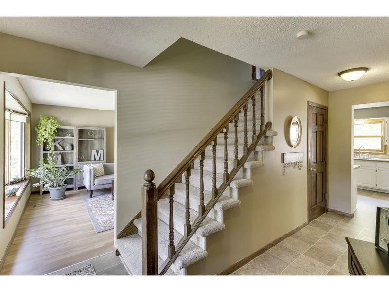 6506 Gray Fox Curve, Chanhassen, MN 55317