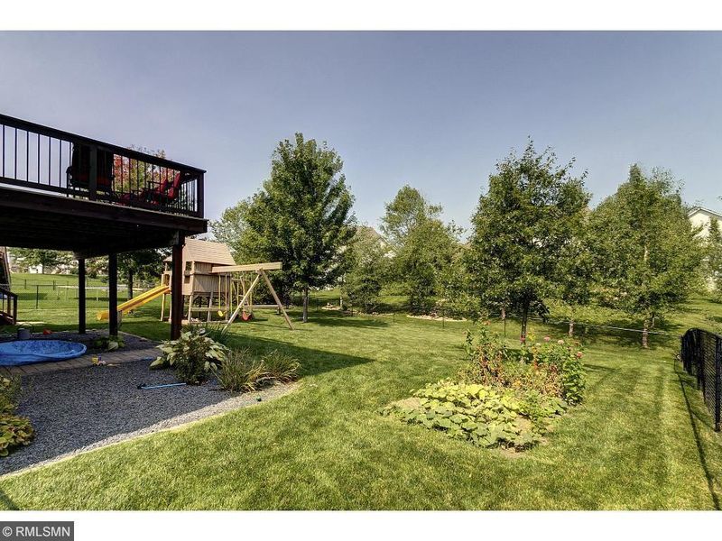1612 Pinnacle Dr, Dundas, MN 55019