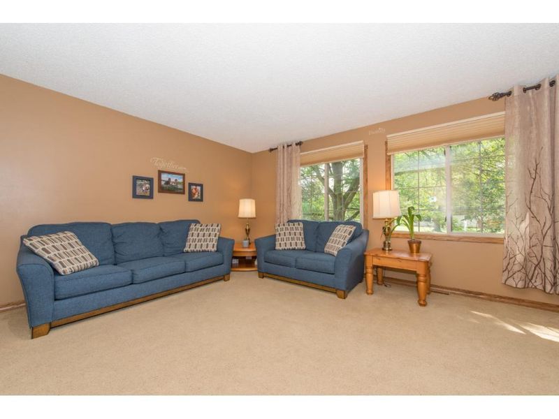 804 85th Ave N, Brooklyn Park, MN 55444