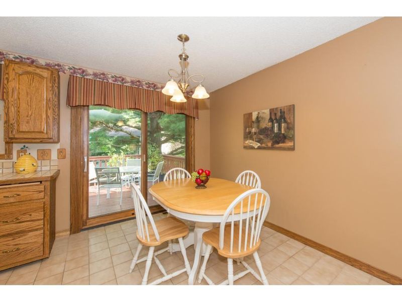 804 85th Ave N, Brooklyn Park, MN 55444