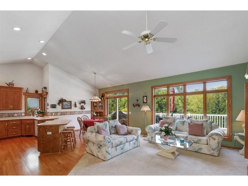 2550 Brinkhaus St, Chaska, MN 55318
