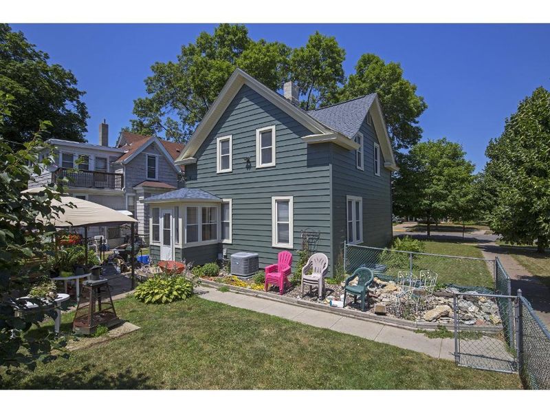 1758 Carroll Ave, Saint Paul, MN 55104