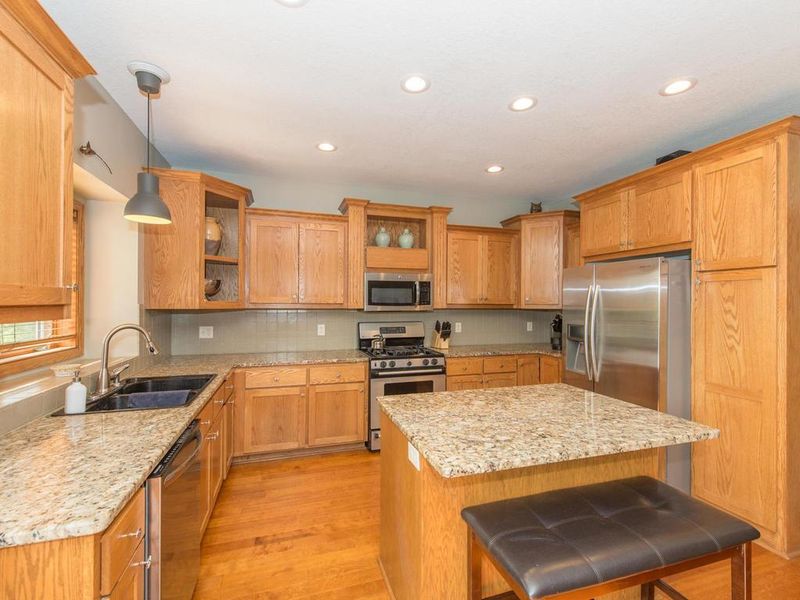 1543 Sandbar Cir, Waconia, MN 55387