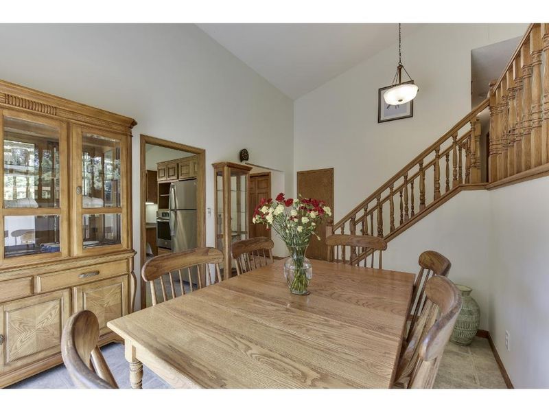 7000 Sandy Hook Cir, Chanhassen, MN 55317