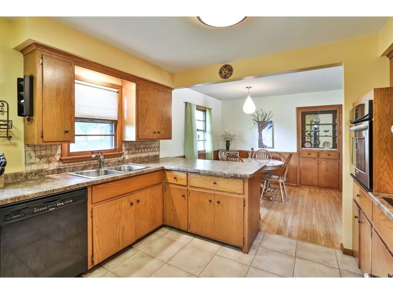 7007 45th Pl N, Crystal, MN 55428