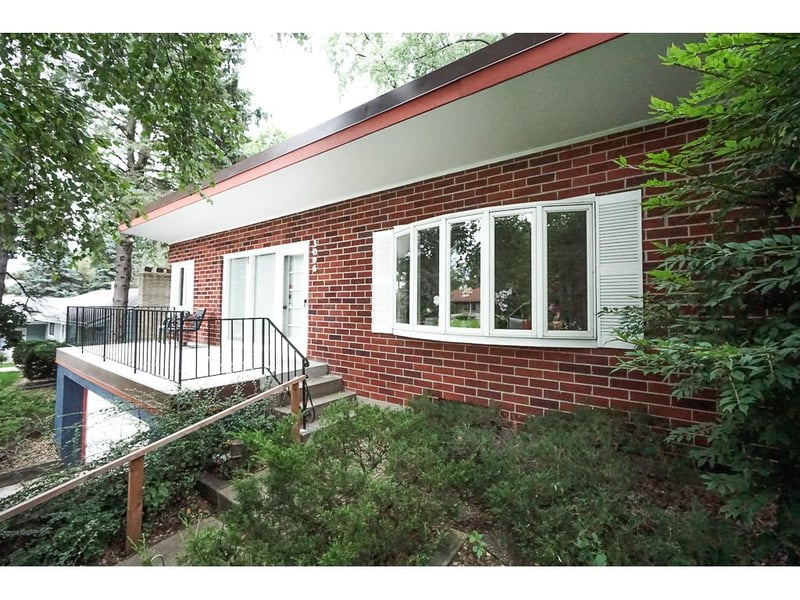 3096 Ridgewood Rd, Roseville, MN 55112