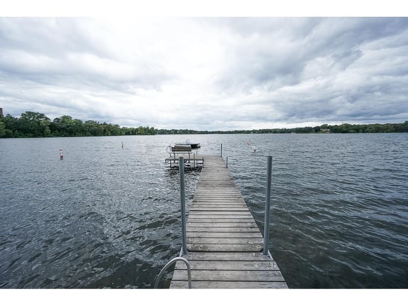 3096 Ridgewood Rd, Roseville, MN 55112