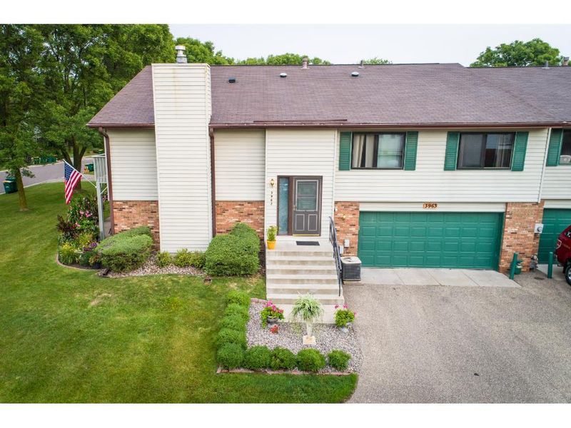 3963 Gershwin Ave N, Oakdale, MN 55128