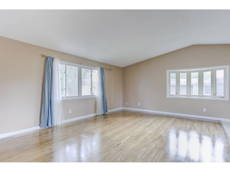8417 Idaho Ave N, Brooklyn Park, MN 55445