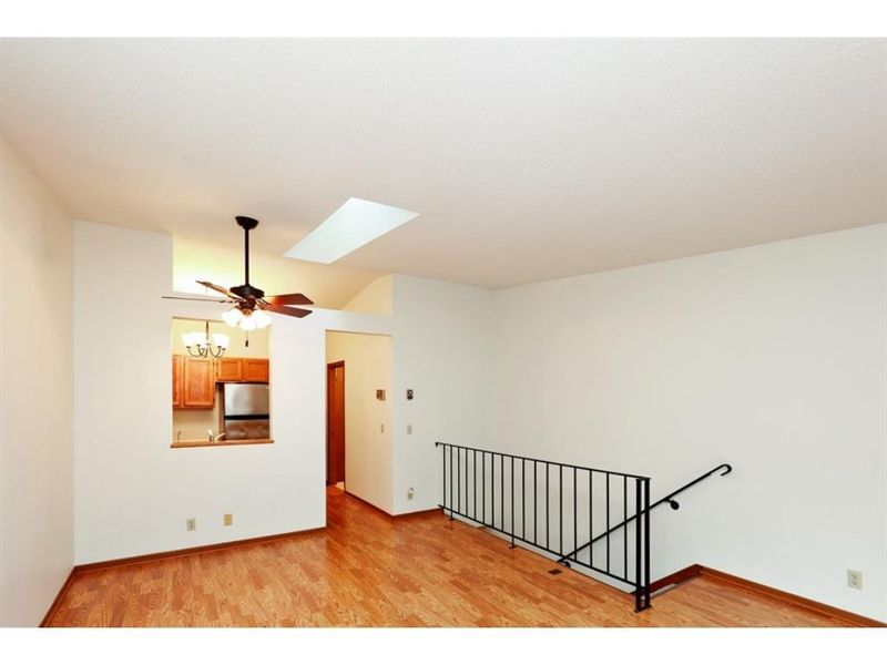 17460 Pond Cir, Eden Prairie, MN 55346