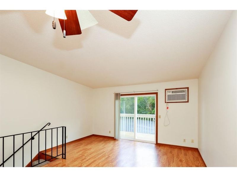 17460 Pond Cir, Eden Prairie, MN 55346
