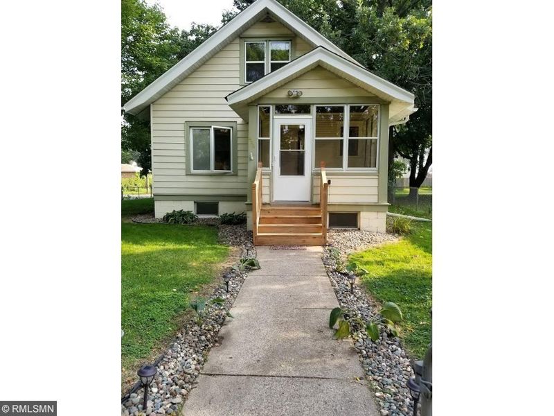 426 Rose Ave E, Saint Paul, MN 55130