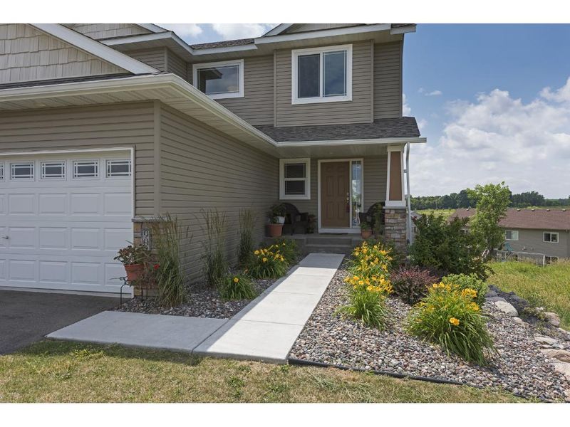 902 Aspen Cir, Watertown, MN 55388