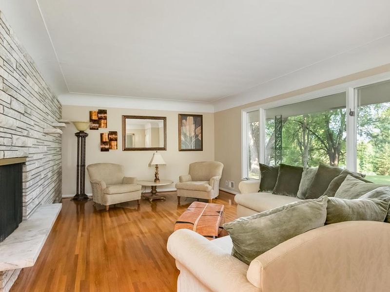 11081 Blossom Rd, Eden Prairie, MN 55347