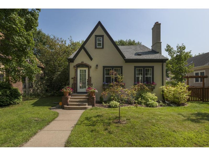 4226 Washburn Ave N, Minneapolis, MN 55412