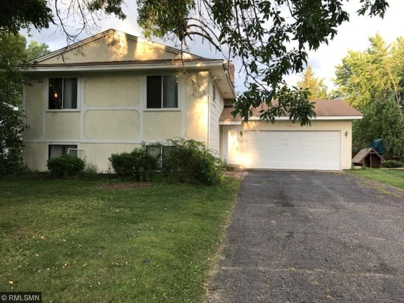 7632 Newton Ave N, Brooklyn Park, MN 55444