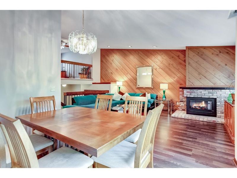 9172 Neill Lake Rd, Eden Prairie, MN 55347