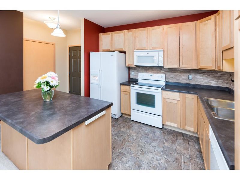 5445 Boone Ave N #302, New Hope, MN 55428