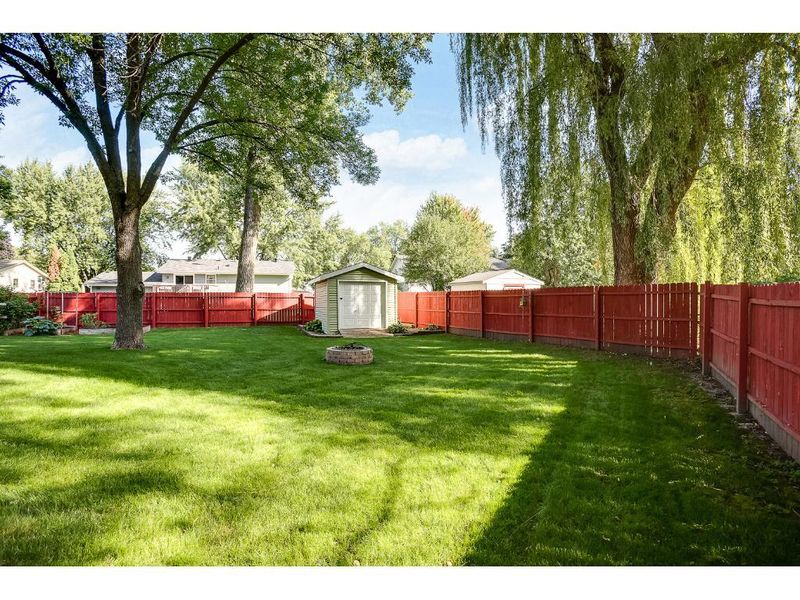 12901 Abbott Cir, Burnsville, MN 55337