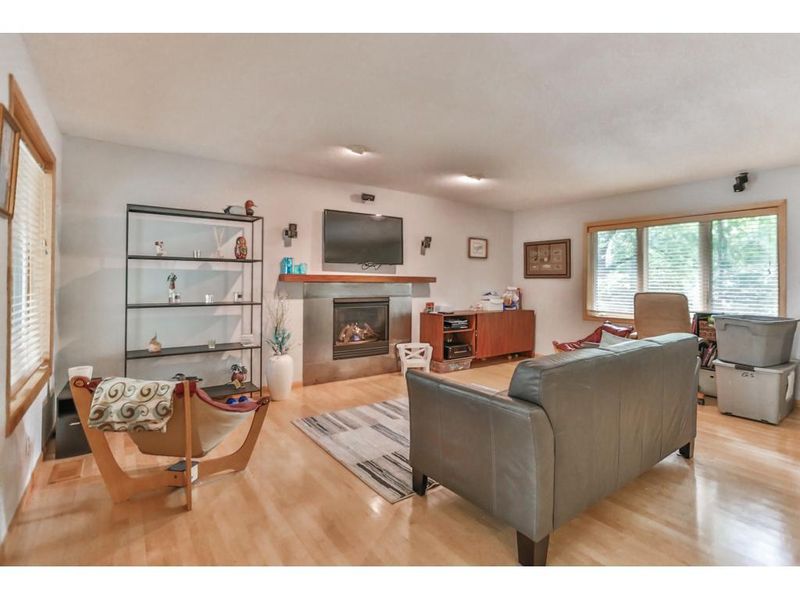 4355 Cottage Park Rd, White Bear Lake, MN 55110