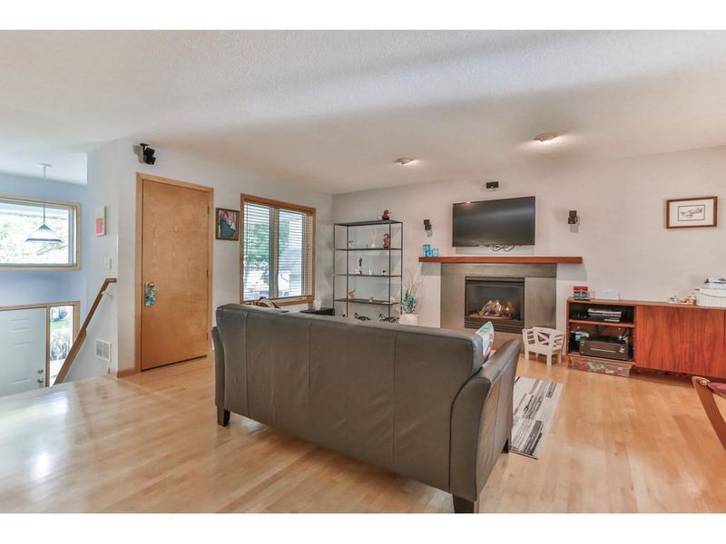 4355 Cottage Park Rd, White Bear Lake, MN 55110