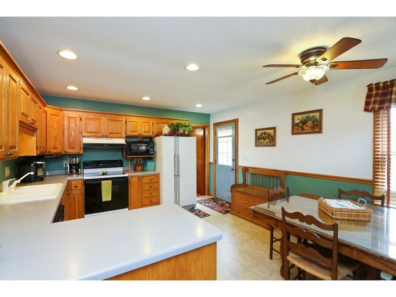 3910 Blackhawk Rd, Eagan, MN 55122