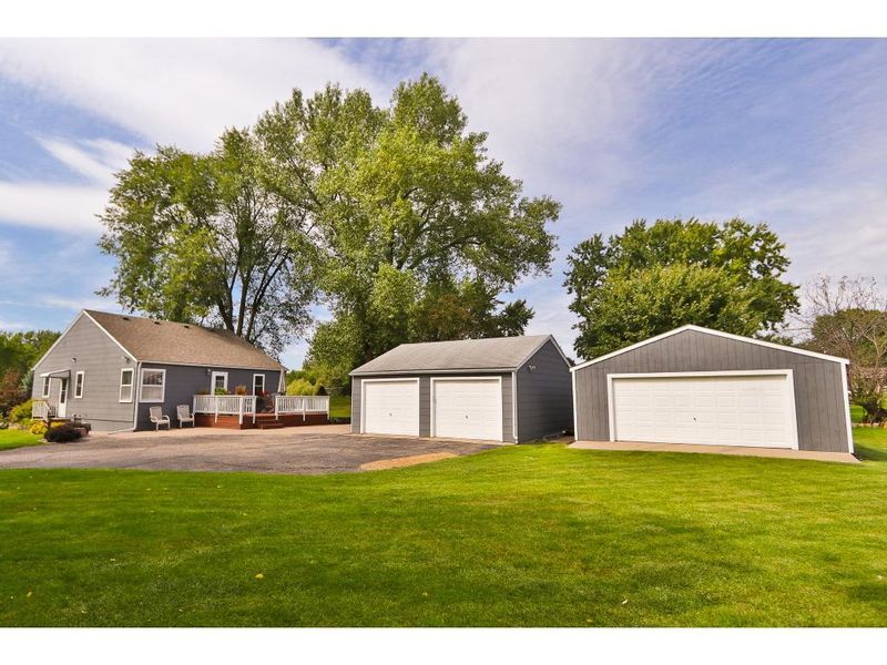 3910 Blackhawk Rd, Eagan, MN 55122