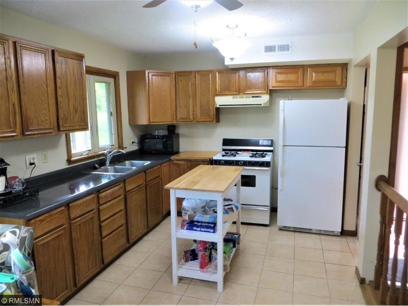 32669 186th St, Isle, MN 56342