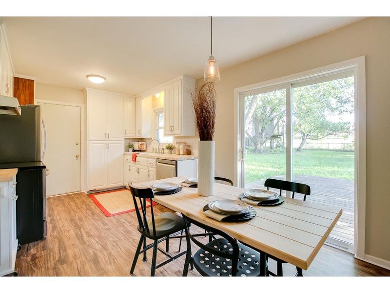 2516 Mayfair Ave, White Bear Lake, MN 55110