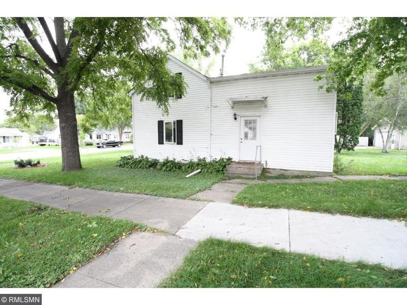 404 3rd Ave E, Shakopee, MN 55379